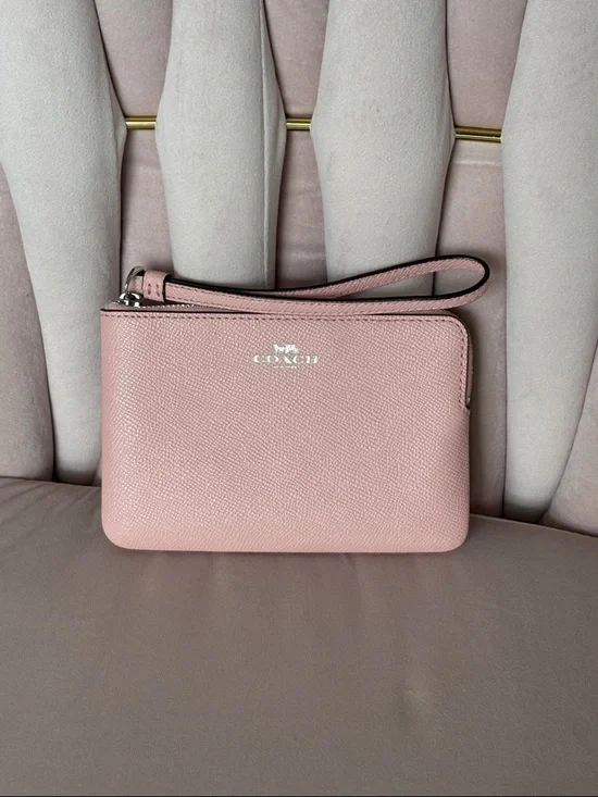 #46 COACH - Picture 1 of 1